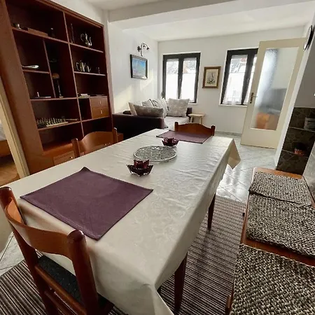 Apartma Pri Soci شقة *